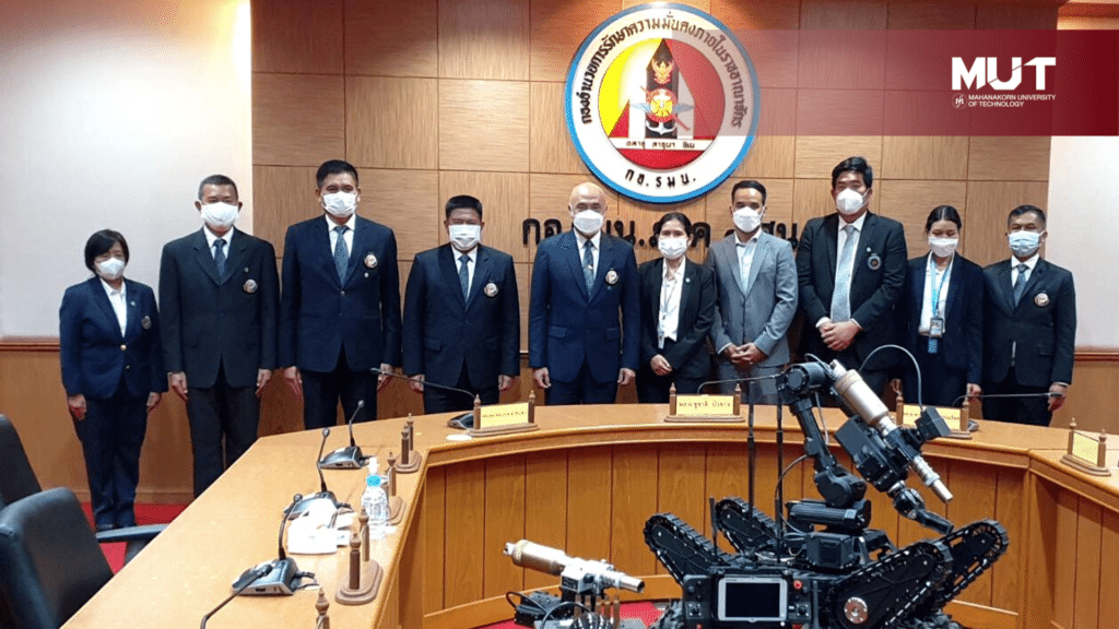 สุดเฉียบ! DTI จับมือ MUT เปิดตัวหุ่นยนต์เก็บกู้วัตถุระเบิดขนาดเล็ก